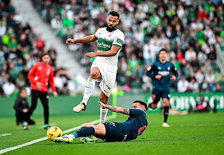 El Elche regresa a la victoria a costa del Sporting