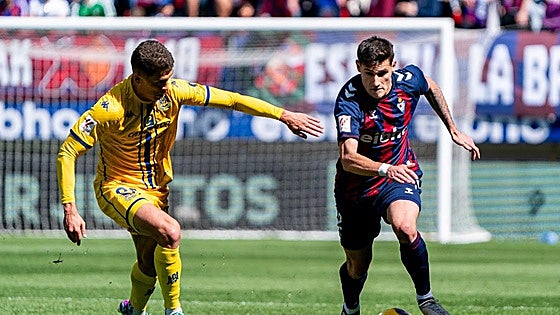 Bautista y Corpas guían al Eibar hacia el ascenso directo ante el Alcorcón