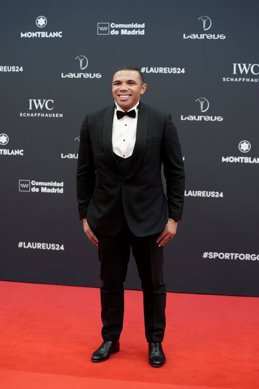 El exjugador de rugby Bryan Habana posa durante la alfombra roja de la 25ª edición de los Premios Laureus 2024, en la Galería de Cristal.