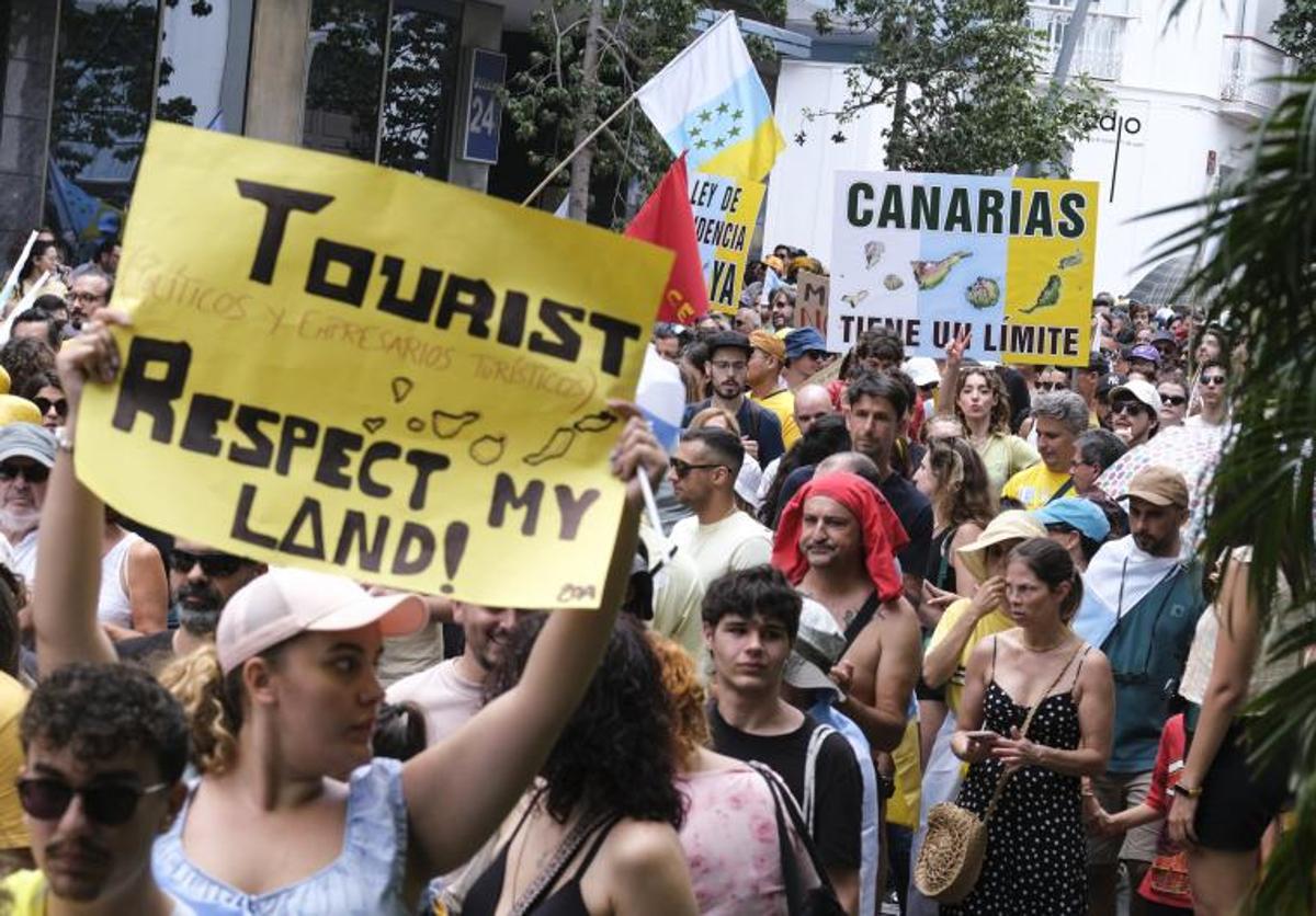 Protestas en las calles de Santa Cruz de Tenerife.