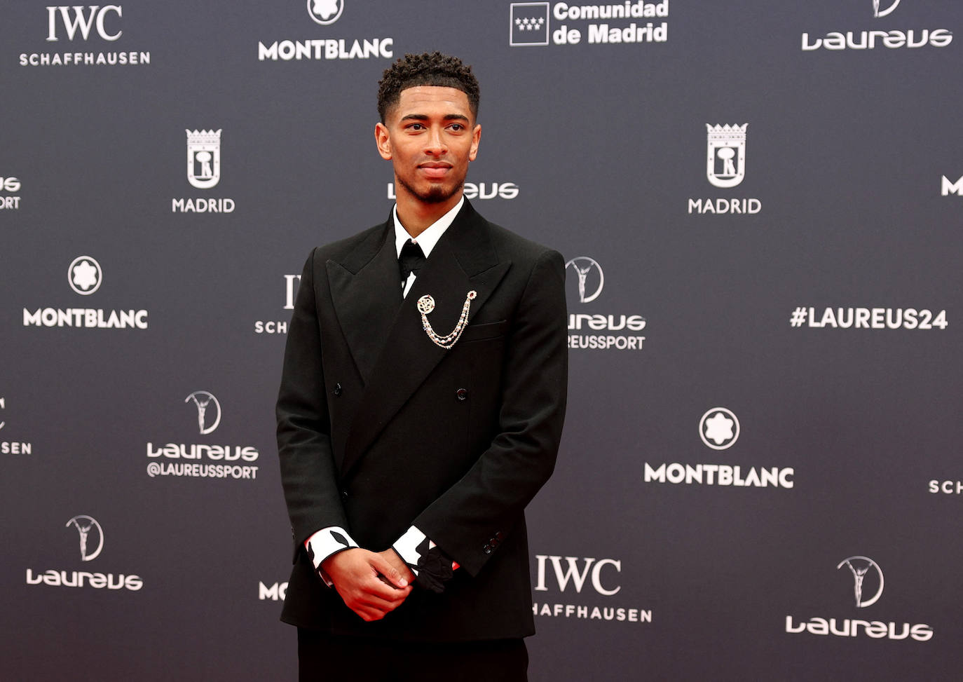 Jude Bellingham, futbolista inglés del Real Madrid, a su llegada a la gala de entrega de los Premios Laureus este lunes en el Palacio Cibeles de Madrid.