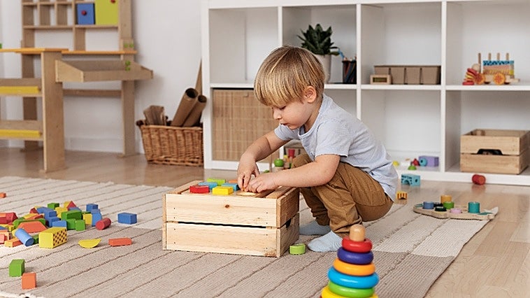 Descubre los beneficios de regalar juguetes de madera a los más peques de la casa