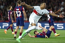 Kylian Mbappe celebra un gol ante el Barcelona en la Liga de Campeones