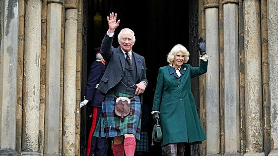 Carlos III regresa a las actividades públicas