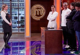 La concursante Tamara ante el jurado del programa 'Masterchef'.