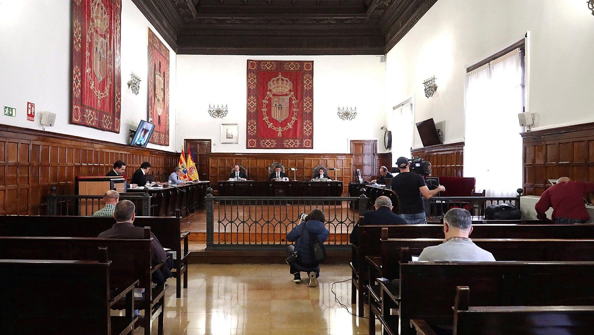 TSJA, bir patronu WhatsApp'larla tehdit ederek “karmaşa” yaparak taciz eden kişinin işten çıkarılmasını onayladı