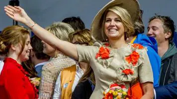 Los mejores looks de Máxima de Holanda en el Día del Rey: tocados extravagantes, colores potentes y exceso de flores
