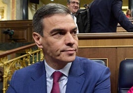 Pedro Sánchez y María Jesús Montero en la sesión de control del miércoles