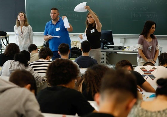 Alumnos se examinan de la Selectividad en Murcia.