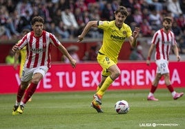 El Villarreal B pasa por encima del Sporting en El Molinón