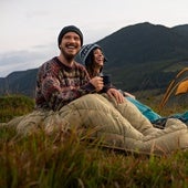 Duerme a pierna suelta al aire libre con estos sacos de dormir para excursiones