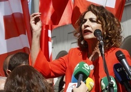 La vicepresidenta primera, María Jesús Montero, antes de la manifestación en Madrid por el 1 de mayo