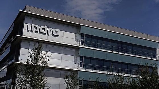 Indra dispara un 40% su beneficio por el tráfico aéreo y el tirón de defensa