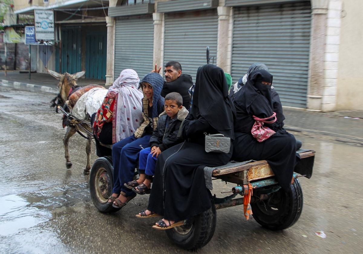 Vecinos de Rafah denuncian bombardeos horas después de la orden de Israel para su evacuación