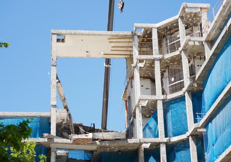 El forjado del edificio en rehabilitación en las confluencias de las madrileñas calles Lezama y Llodio,