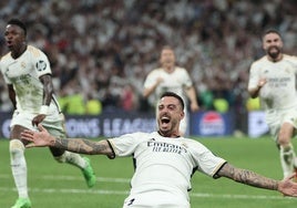 Joselu celebrando el segundo gol.