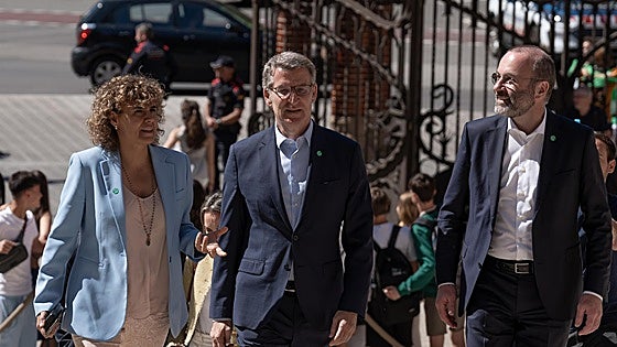 Feijóo llama en la recta final a concentrar el voto para intentar meter distancia a Vox