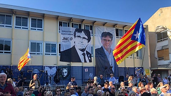 Solo Junts abandera las esteladas en la 'Cataluña francesa' de Puigdemont