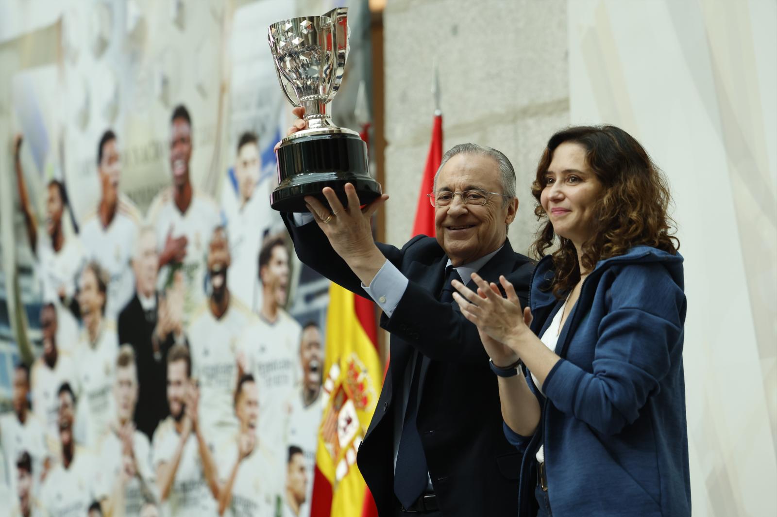 El presidente del Real Madrid, Florentino Pérez, junto a la presidenta de la Comunidad de Madrid, Isabel Díaz Ayuso.