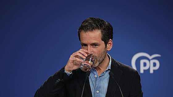 El PP no compromete su voto y advierte que Sánchez puede «sacrificar» a Illa