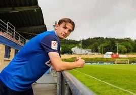 Félix Garreta, con la camiseta del Amorebieta.