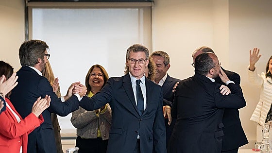 Feijóo vaticina que Sánchez volverá a «engañar» y dejará a Puigdemont presidir Cataluña tras el 9-J