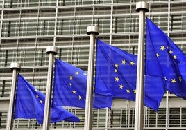 Bruselas prevé que España crecerá un 2,1% este año y reducirá su déficit público al 3%