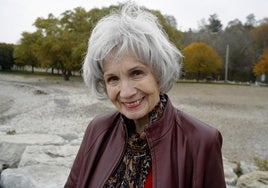 La escritora canadiense Alice Munro