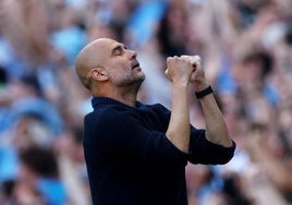 Pep Guardiola celebra un gol clave del City antre el West Ham.