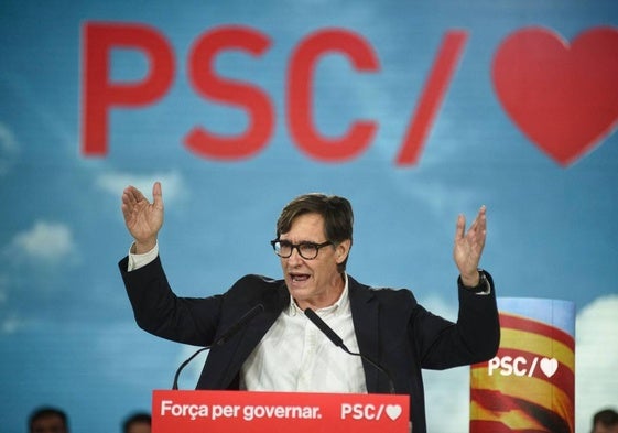 El líder del PSC y candidato del partido a la Presidencia de la Generalitat, Salvador Illa, interviene durante un acto del PSC