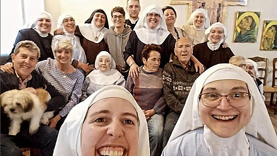 Sor María Amparo, la clarisa que ha dejado «la secta» cuando escuchó la propuesta del «fantoche» Pablo de Rojas