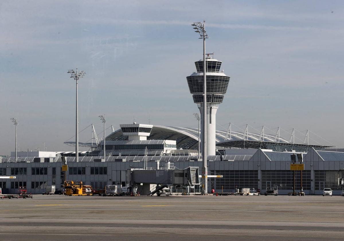 El aeropuerto de Múnich trata este sábado de recuperar la normalidad tras la protesta ecologista.