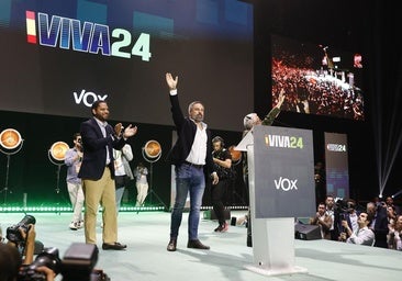 Milei desafía a Sánchez al llamar «corrupta» a su mujer en el macroacto de Vox ante las europeas