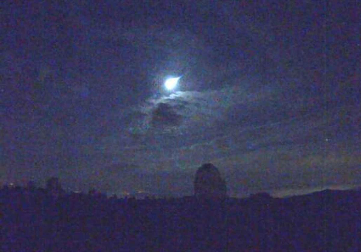 Un objeto luminoso con cierto parecido visto hace unos años a su paso por el cielo nocturno sobre Castilla-La Mancha.