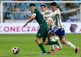 El Zaragoza salva un punto para la supervivencia ante el Ferrol