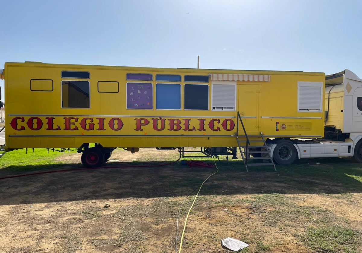 Caravana del colegio en el Circo Gottani, uno de los ocho con aulas itinerantes.