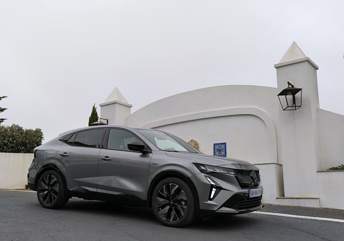 El diseño de Vial, que abre una nueva era en Renault, viste este SUV Coupé de 4,71 metros de largo