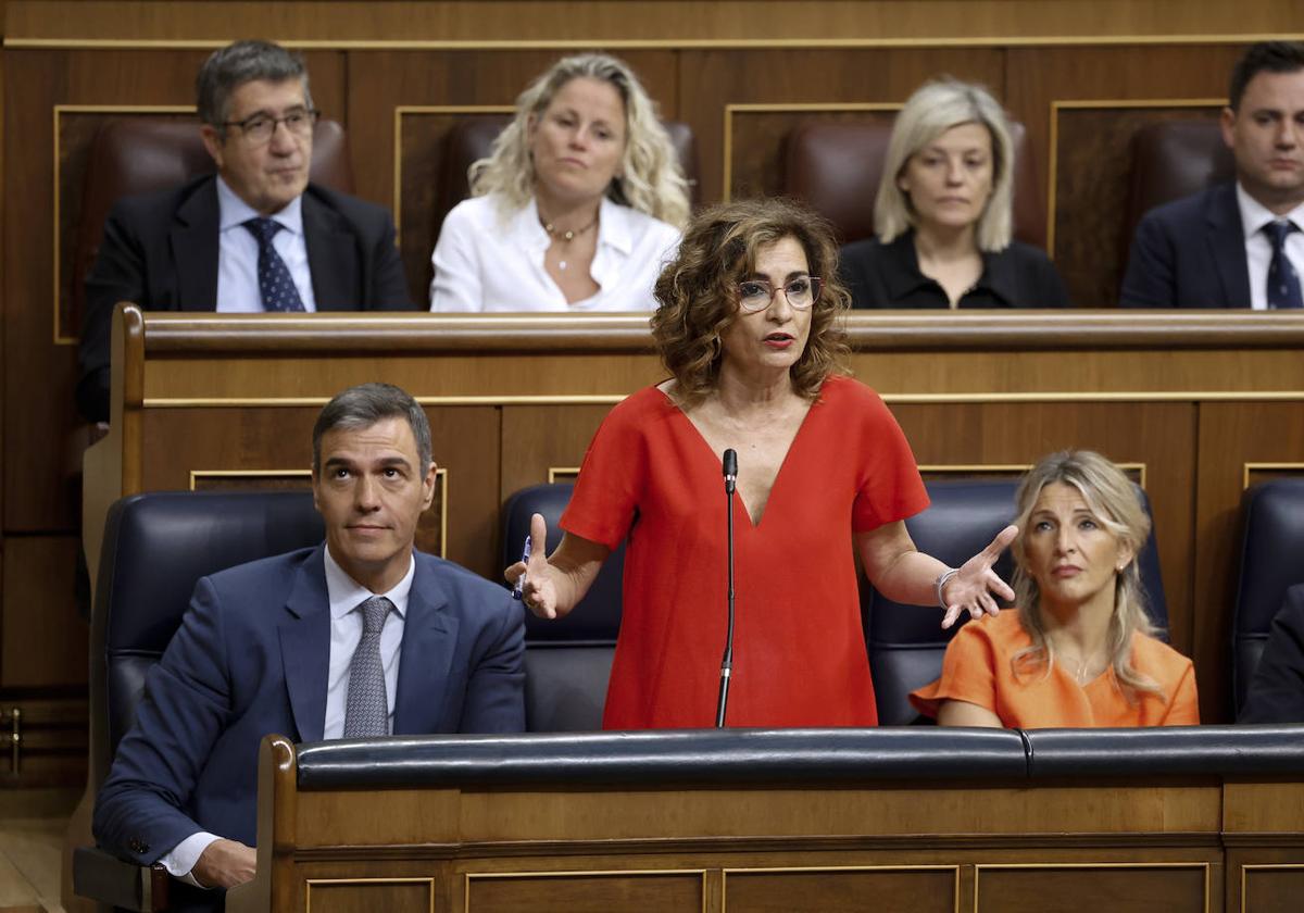 La vicepresidenta primera y ministra de Hacienda, María Jesús Montero, en el Congreso.