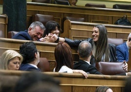 La portavoz de Junts Míriam Noguera tras intervenir en el pleno del Congreso que aprueba definitivamente la ley de amnistía, promovida por el Gobierno con el apoyo de sus socios, tras seis meses de tramitación en las Cortes