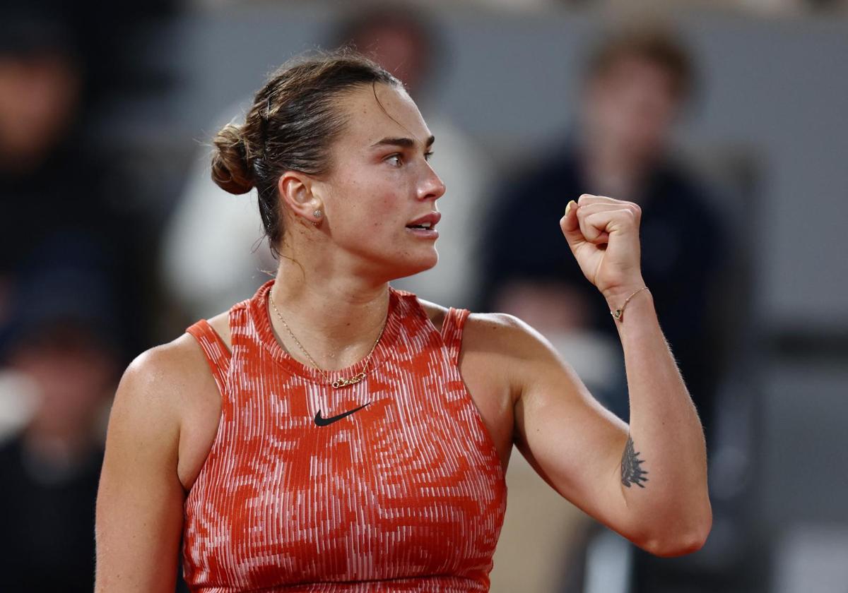 Aryna Sabalenka celebra su triunfo ante Paula Badosa.