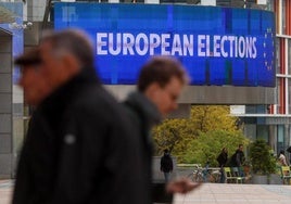 Un cartel en el Parlamento de Estrasburgo anuncia las elecciones europeas.