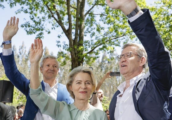 Urusula Von der Leyen, presidenta de la Comisión Europea, junto a Alberto Núñez Feijóo, líder del PP, antes del mitin de los conservadores de cara al 9-J