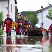 Un bombero muerto y 3.000 evacuados por inundaciones en Alemania