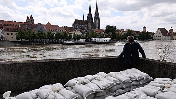 Rescatan a una mujer en Alemania tras 52 horas subida a un árbol por las inundaciones