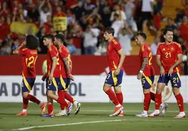 Mikel Oyarzabal celebra uno de los tres goles que le marcó a Andorra en Badajoz.