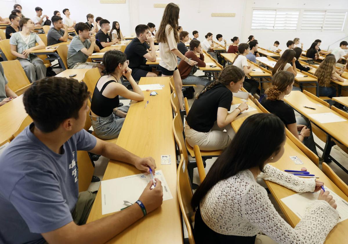 Alumnos de todo el país están estos días haciendo los exámenes de acceso a la universidad.