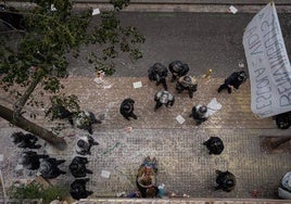 Momento de un desahucio en un edificio.