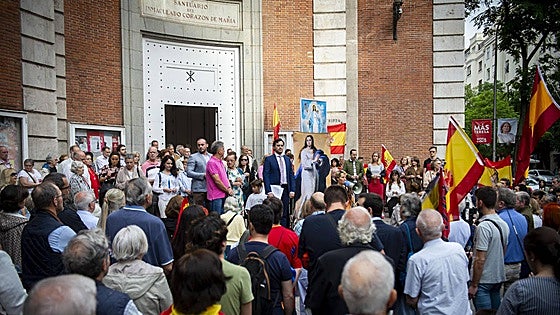 Un rosario contra el PSOE en la jornada de reflexión