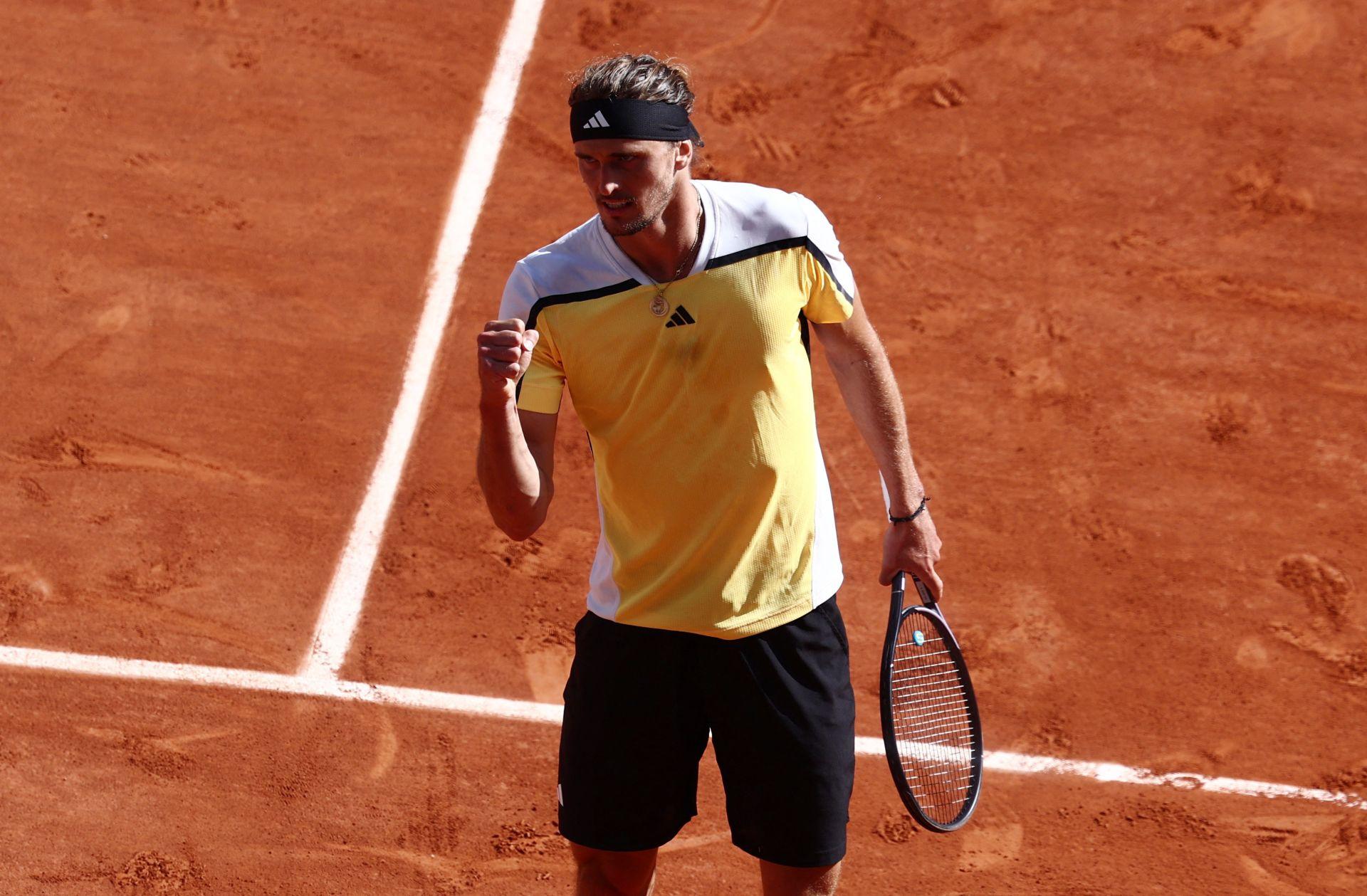 El alemán Alexander Zverev celebra después un punto durante la final.