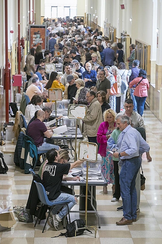 La participación en las elecciones europeas baja respecto a 2019, pero sube frente a 2014